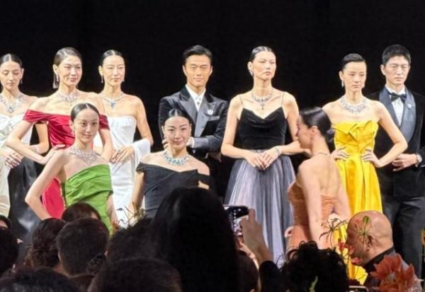 体育游戏app平台不雅众久被“纸片东说念主”洗眼-开云kaiyun登录入口登录APP下载「中国」官方网站